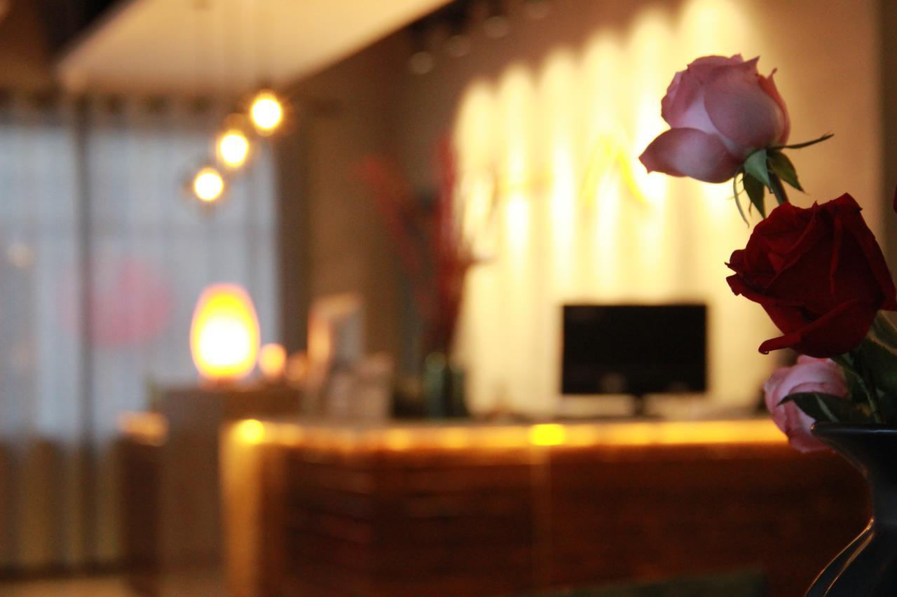 Lemongo Youth Hostel ฮูฮอต ภายนอก รูปภาพ